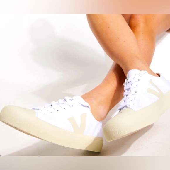 Veja Shoes - VEJA Wata II Low Top Sneaker** Offers of half off or more ignored or declined!!!